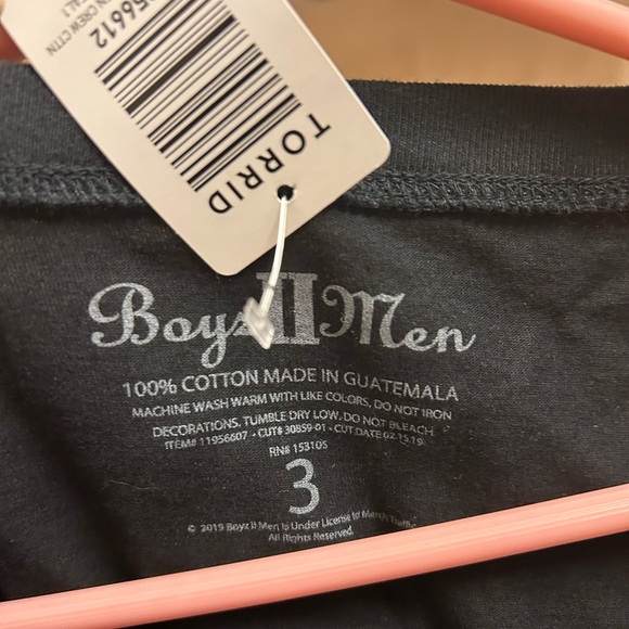 Torrid Boyz II Men Black Short Sleeve Tee with Retro Graphic Design - Picture 3 of 3